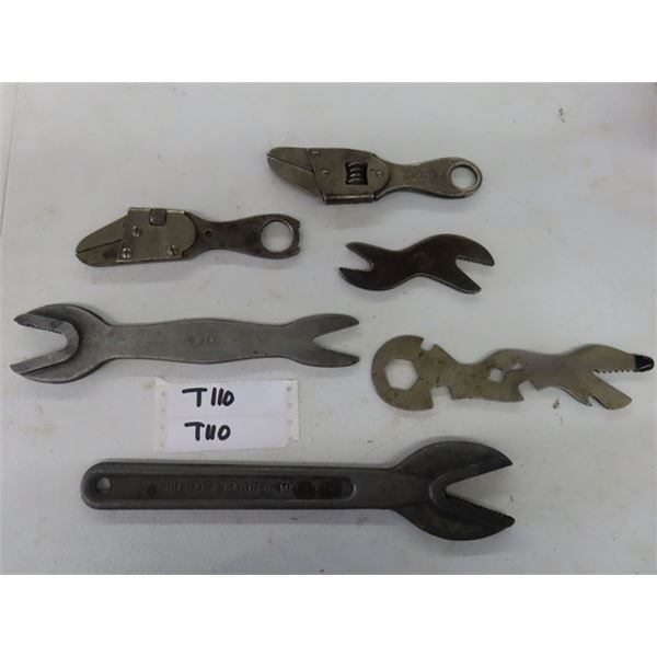 A lot of 6 Antique Vintage Alligator Wrenches of Various Sizes: (1) 12”- 2 ½  