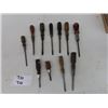 Image 1 : Lot of Vintage Antique Screwdrivers, all but one has a flat head. (It is a Philips) 