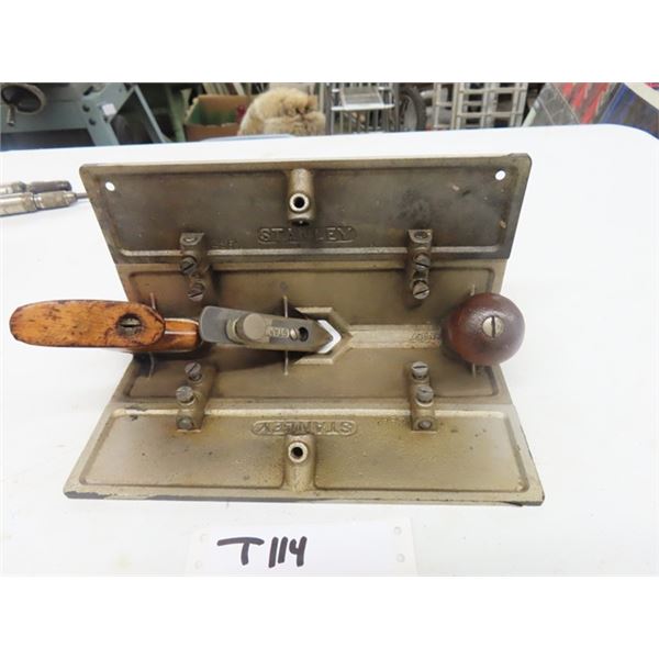 STANLEY No. 57 Core Box Plane GOOD+ No issues. It does not have rod for the extensions.