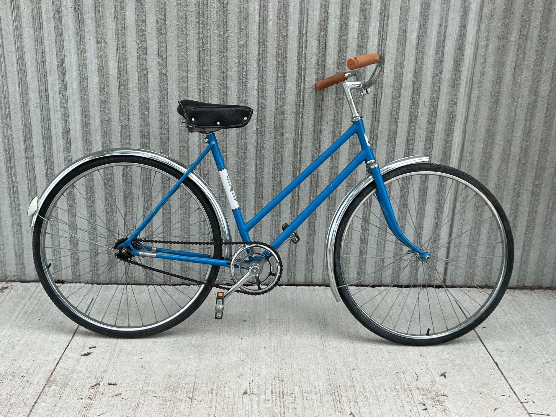 Vintage Single Speed Raleigh Bicycle Bike - see photos for details