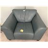 Image 1 : Leather-Style Armchair (33"H x 35"D x 42"W)