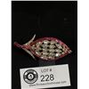 Image 2 : Pretty Vintage Pink & Clear Rhinestone Leaf Brooch