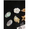 Image 2 : Collection Of Vintage Mother Of Pearl Brooches