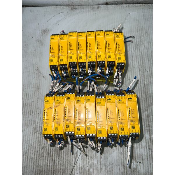 Lot of (17) Pilz #750107 / PN0Z s7 24VDC 4 N/O 1 N/C Modules