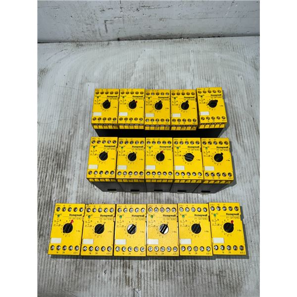 Lot of (16) Honeywell #FF-SRT101R2 Modules