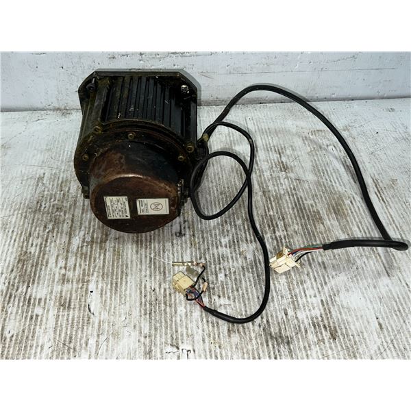 Yaskawa #SGMDH-12A2A-YR13 AC Servo Motor w/Encoder #UTSAE-B17BB