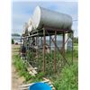 Image 4 : 3 - 300 gallon fuel tanks/stand