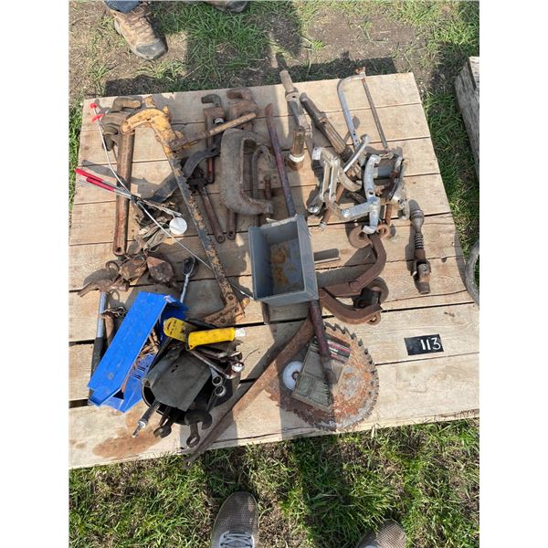 Assorted tools/wire stretcher