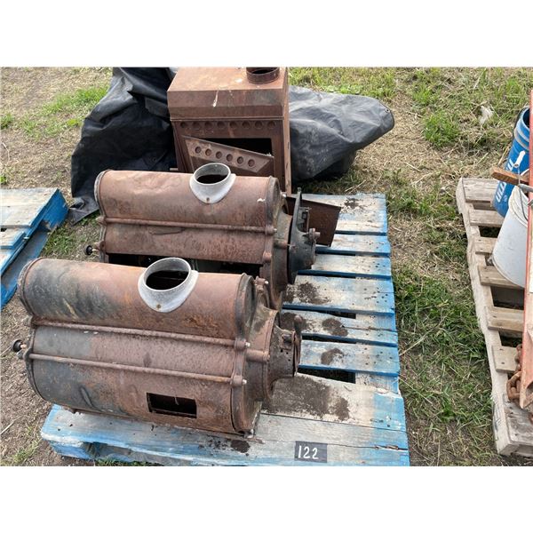 3 Antique theatre projectors