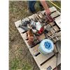 Image 1 : Jacks, propane heater, tools, trowels