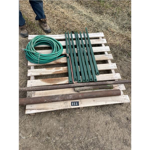 Assorted pipes/JD bucket prongs