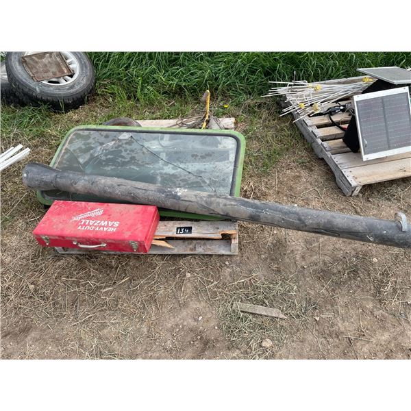 Tool box/Spout for drill fill/JD 4020 back window