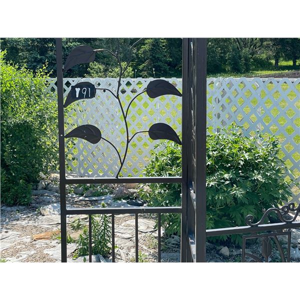 Garden Arch/lawn ornaments