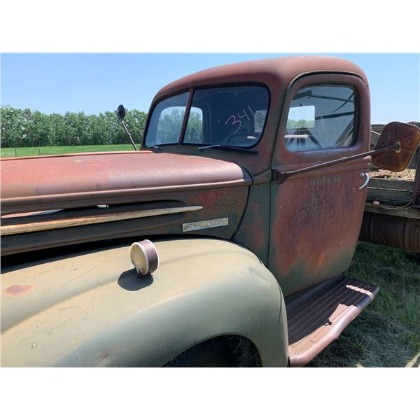 Ford 2 ton truck w/wooden box
