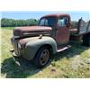 Image 2 : Ford 2 ton truck w/wooden box