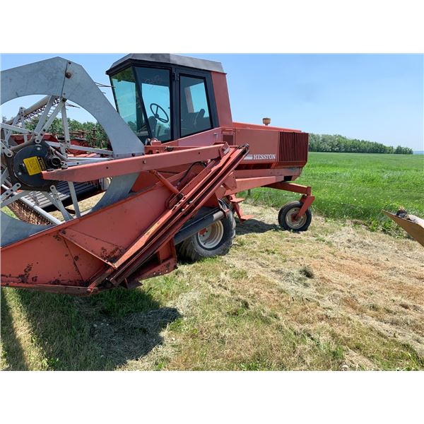 Hesston 6450 Swather - 18ft header