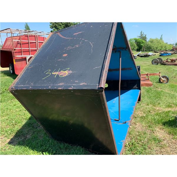 Steel fertilizer tender box