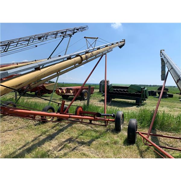 8x51ft Auger. PTO drive w/rubber hopper