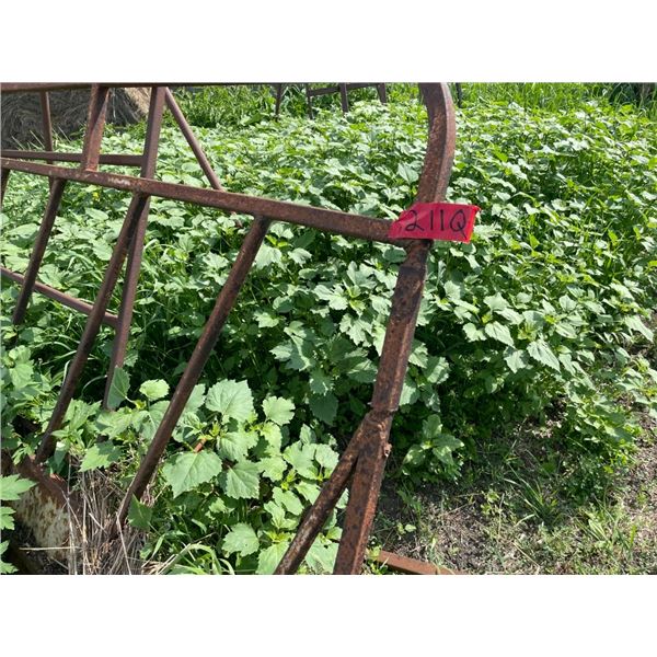 Feeder panels/calf walkthrough panel