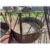 Image 3 : 2 - Round bale feeders w/skirts