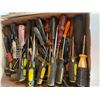 Image 2 : Assorted screw drivers