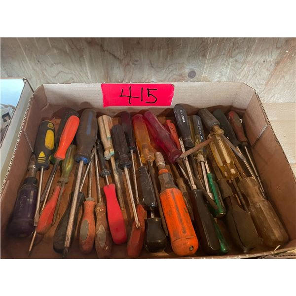 Assorted nut drivers/screwdrivers