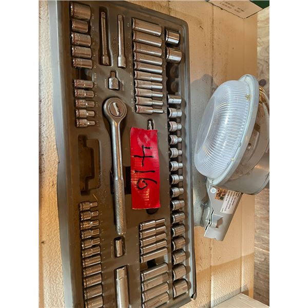 LED Yard light (broken base), socket set