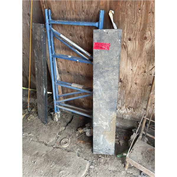 4ft Scaffold on wheels - blue