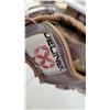 Image 5 : 2 Vintage Baseball Gloves