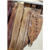 Image 7 : 2 Vintage Baseball Gloves