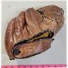 Image 8 : 2 Vintage Baseball Gloves