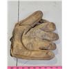 Image 8 : 3 Vintage Baseball Gloves