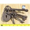 Image 1 : Iron Lock and Key décor (large)