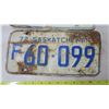 Image 2 : 2x 1972 Saskatchewan consecutive license plates - F60-098 and F60-099