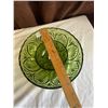 Image 4 : 3 Pieces of Vintage Green Glassware 1 divided platter, 1 small bowl, and 1 larger bowl. No chips or 