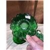 Image 4 : 3 pieces of Emerald and Forest Green Vintage Glass 1 bohemian basket for candies, 1 lotus flower bow