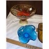 Image 2 : Collection of 3 Vintage Glass pieces Carnival glass, divided tray is in excellent condition, blue gl