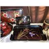 Image 6 : Collection of oriental pieces Includes 4 lacquerware trays, 1 hand painted, lidded dish, and 4 vinta