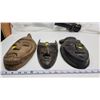 Image 3 : 3 Assorted small decorative wooden masks