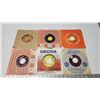 Image 1 : 6 - 45rpm vinyl records - popular titles, in jackets