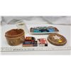 Image 2 : Misc items - 1930s Great Lakes region - First nations birch bark & porcupine quill container, with v