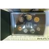 Image 2 : 2000 Specimen Set. 7-coin set. Includes Knowledge Toonie where a mother polar bear passes to her cub