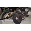 Image 2 : Vintage saddle, with stirrups