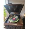 Image 2 : Floor model gramophone 44"W x 58"T x 20.5"D