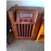 Image 1 : Vintage floor model cabinet radio 25X11X36" H