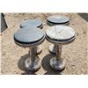 Image 2 : 4 vintage café stools