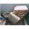 Image 1 : 7 bags totaling 160KG of cement + bucket of cement mix