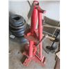 Image 2 : Tire changing tool stand