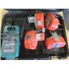 Image 2 : 4 18V Makita batteries + case & charger