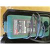Image 3 : 4 18V Makita batteries + case & charger
